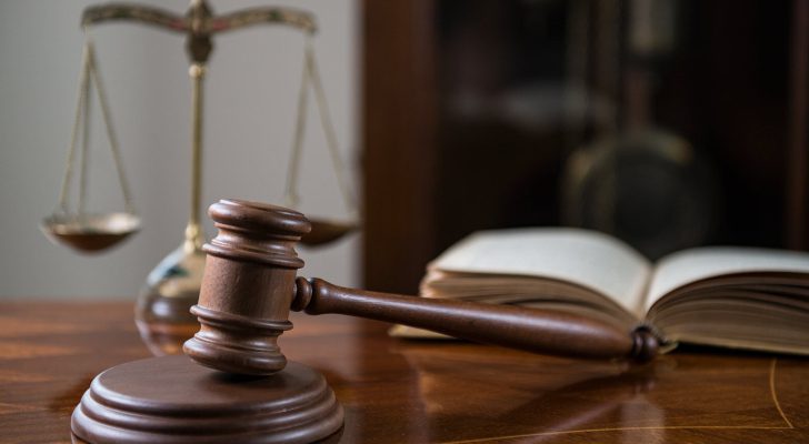 تعويض عاملة منزل 20,880 دينار جرى إيقافها إداريا ٣ سنوات ونصف