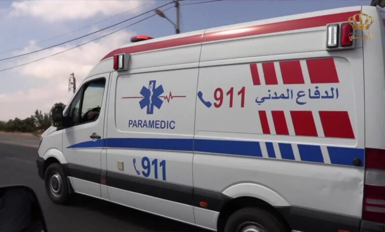 صورة حول : تدهور مركبة على الطريق الصحراوي تدهور مركبة على الطريق الصحراوي