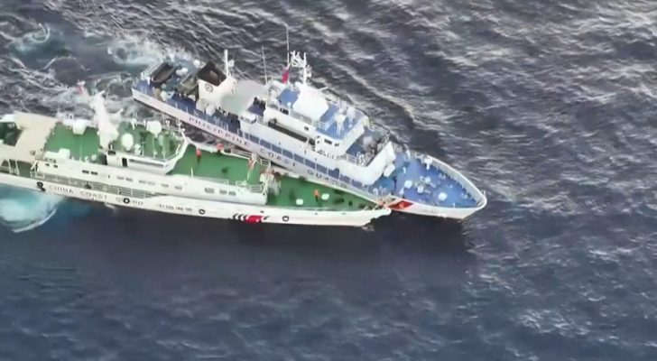 صورة حول : تصادم سفينتين عسكريتين فيليبينية وصينية في بحر الصين الجنوبي تصادم سفينتين عسكريتين فيليبينية وصينية في بحر الصين الجنوبي