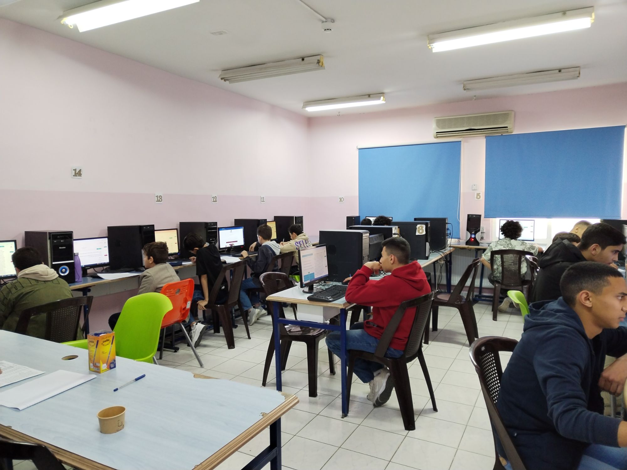 صورة حول : الجلسة الثالثة من امتحان المنح الدراسية في مدارس النظم الحديثة الجلسة الثالثة من امتحان المنح الدراسية في مدارس النظم الحديثة