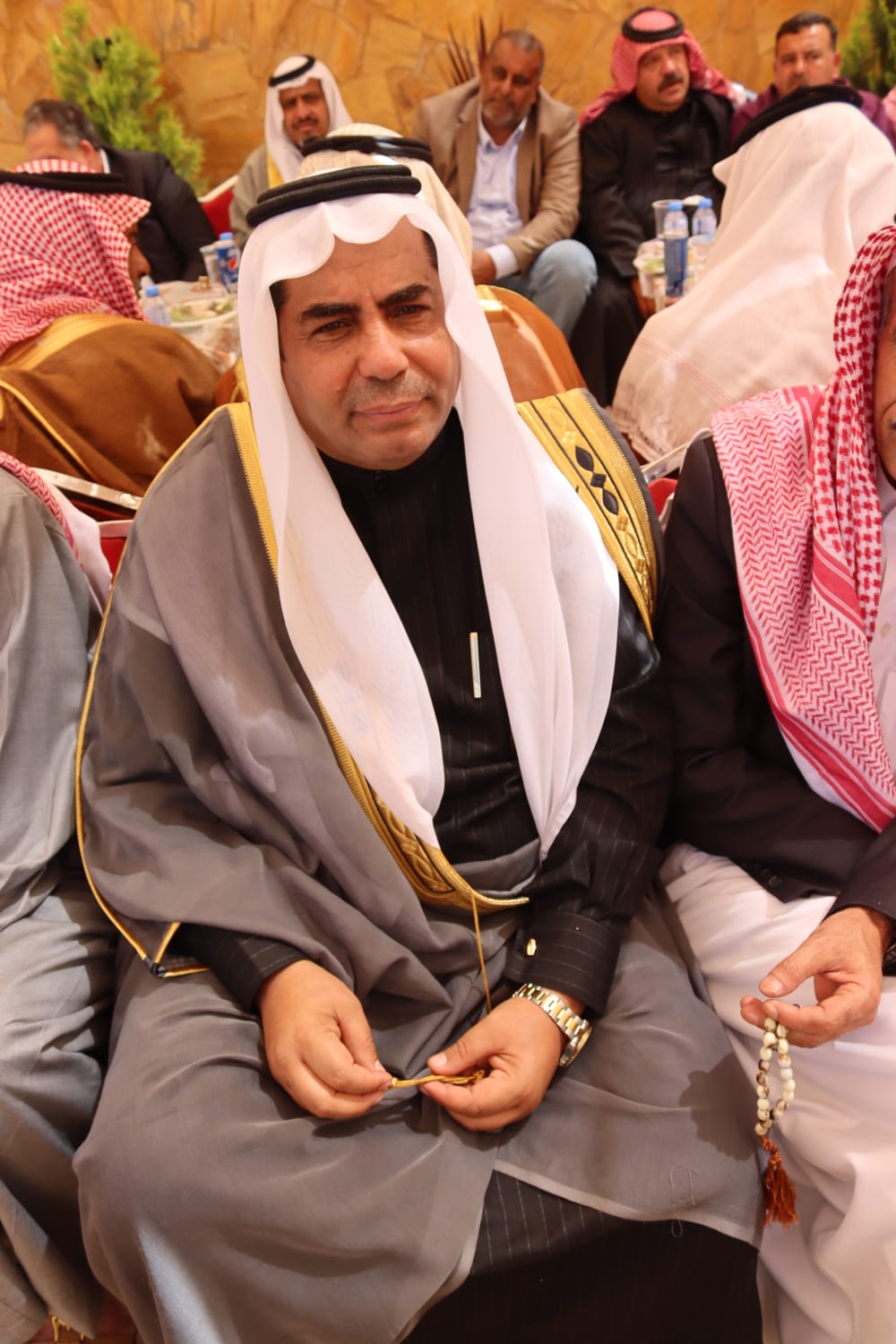 الشيخ طالب المناصير ( أبو نشمي ) واخوانة يولمون لحشد من شيوخ ووجهاء المملكة .. صور