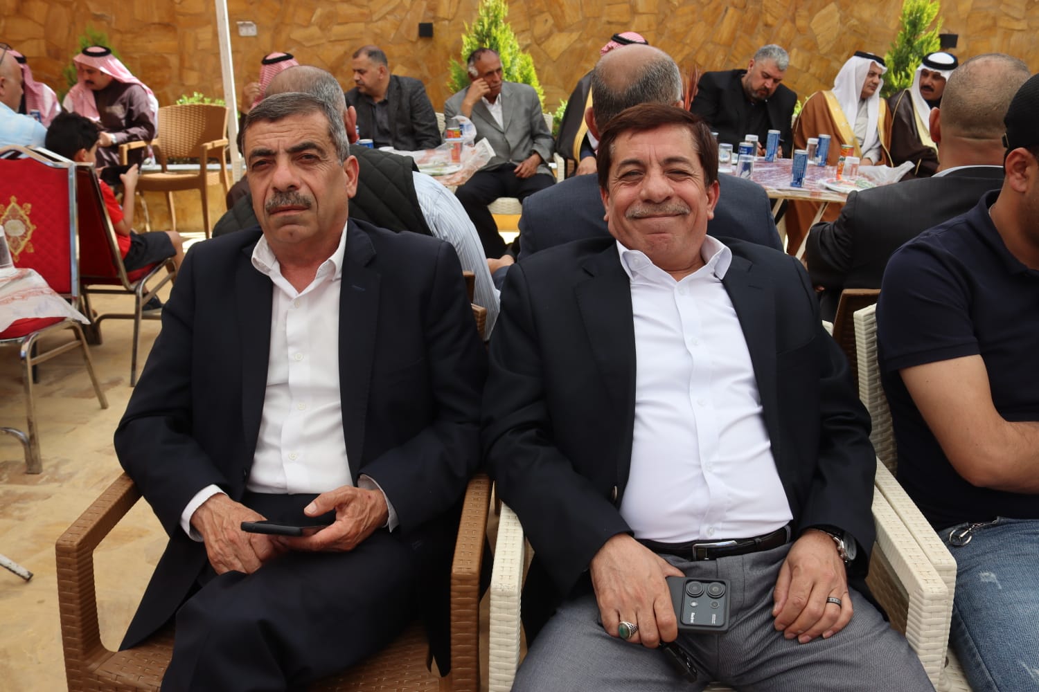 الشيخ طالب المناصير ( أبو نشمي ) واخوانة يولمون لحشد من شيوخ ووجهاء المملكة .. صور