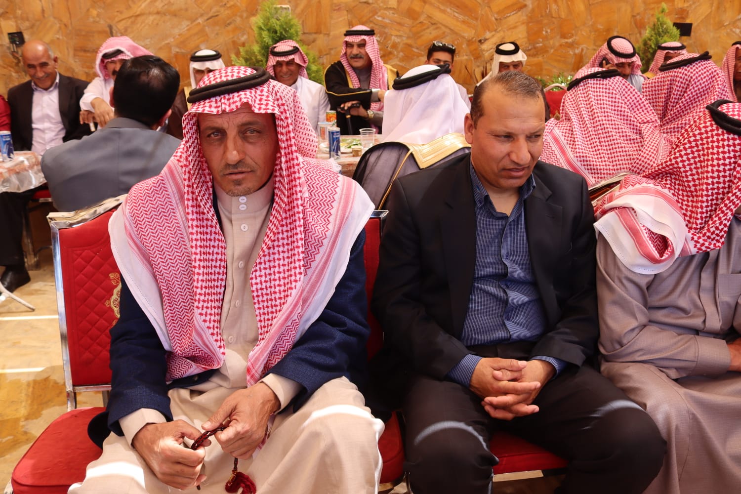 الشيخ طالب المناصير ( أبو نشمي ) واخوانة يولمون لحشد من شيوخ ووجهاء المملكة .. صور