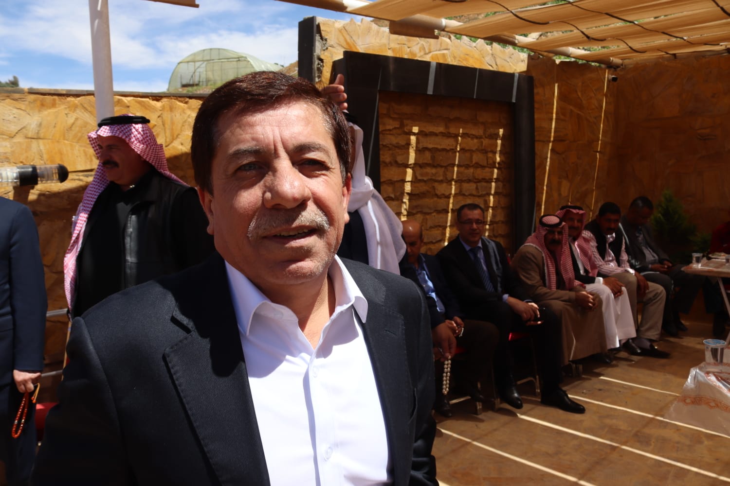 الشيخ طالب المناصير ( أبو نشمي ) واخوانة يولمون لحشد من شيوخ ووجهاء المملكة .. صور