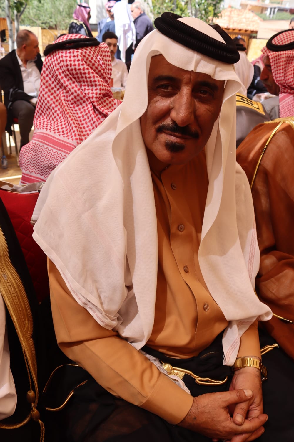 الشيخ طالب المناصير ( أبو نشمي ) واخوانة يولمون لحشد من شيوخ ووجهاء المملكة .. صور