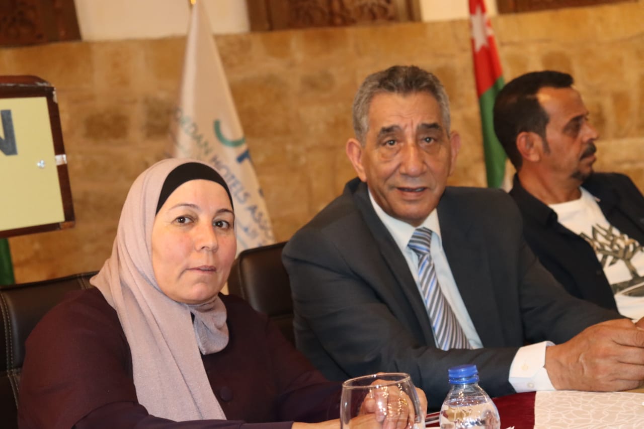 صورة حول : هلالات خلال جولة إعلامية في البترا : الخدمات تواجه تحديات حرجة عدة هلالات خلال جولة إعلامية في البترا : الخدمات تواجه تحديات حرجة عدة