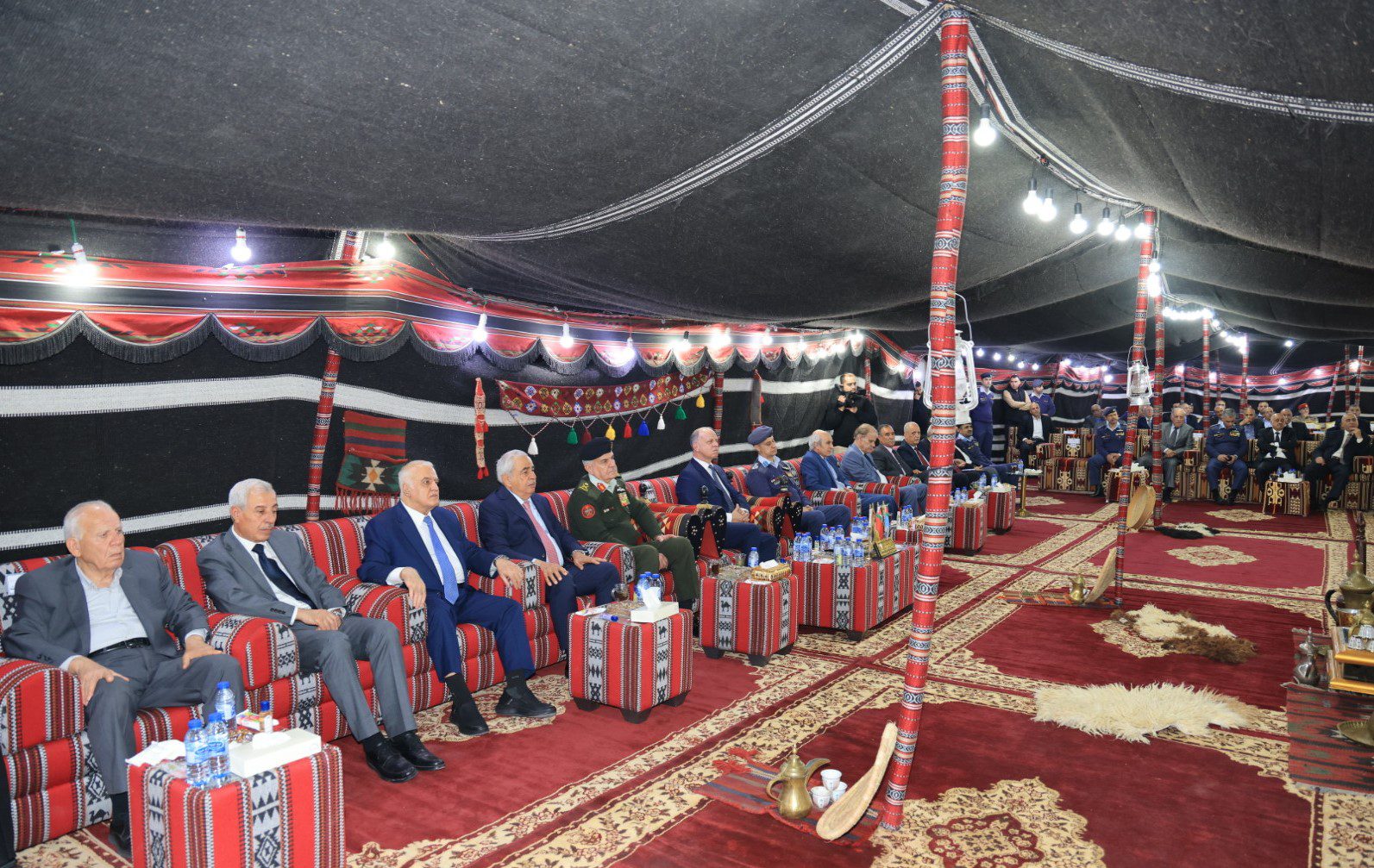 الأمير فيصل يُشارك مرتبات سلاح الجو الملكيّ مأدبة الإفطار