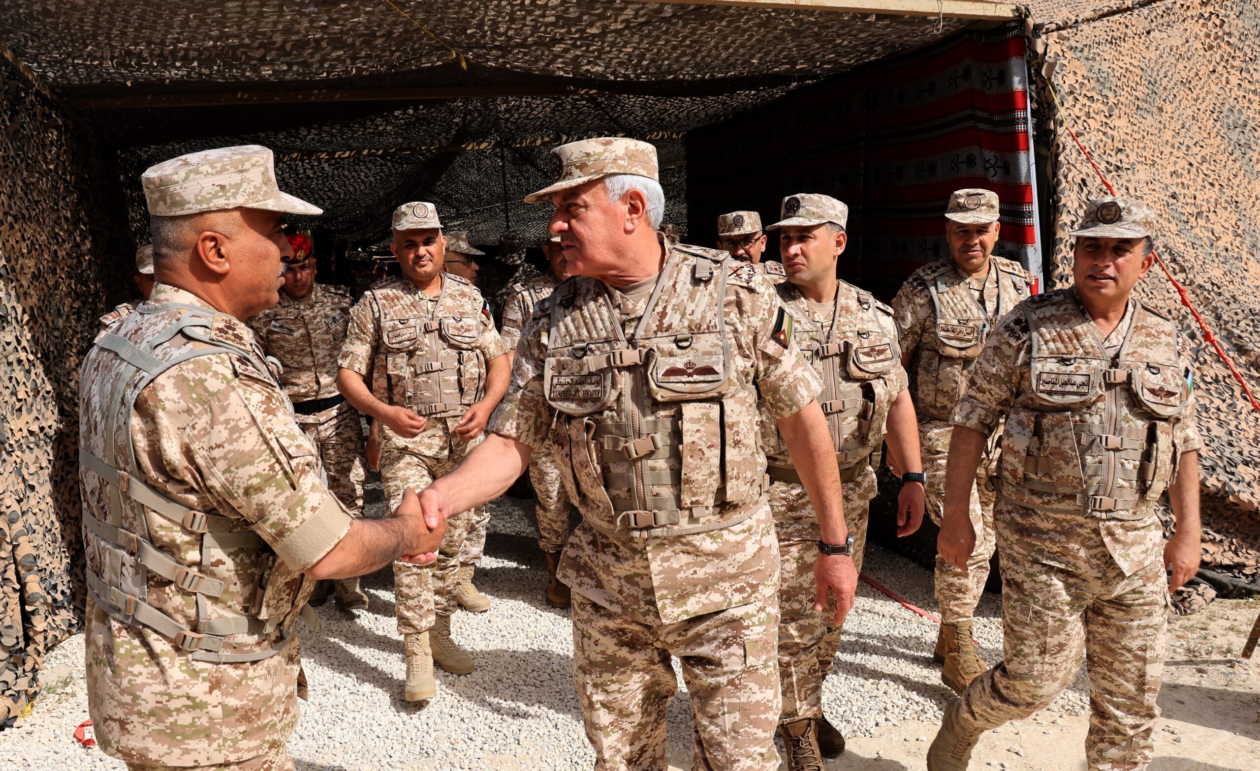 صورة حول : رئيس هيئة الأركان المشتركة يزور قيادة المنطقة العسكرية الوسطى رئيس هيئة الأركان المشتركة يزور قيادة المنطقة العسكرية الوسطى