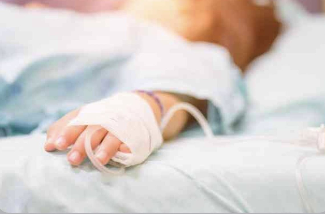 وَفاة طفلة اختناقًا بكيس بلاستيك