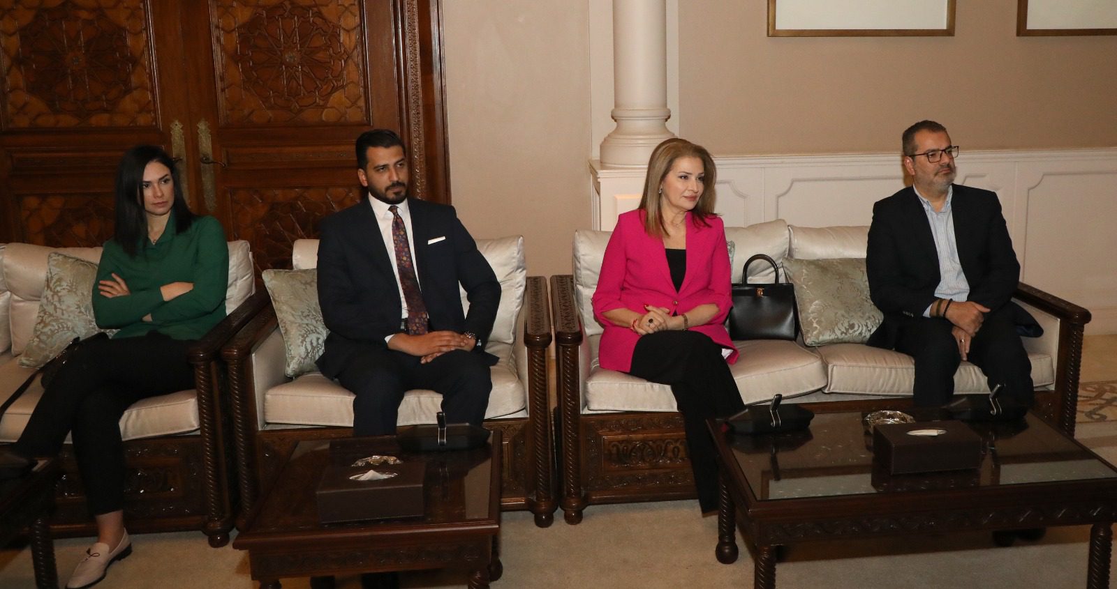 صورة حول : رئيس الديوان الملكي الهاشمي يلتقي إعلاميين ونشطاء تواصل اجتماعي رئيس الديوان الملكي الهاشمي يلتقي إعلاميين ونشطاء تواصل اجتماعي