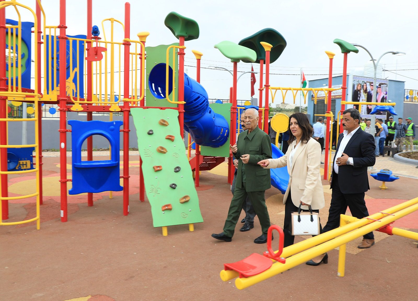 رئيس الديوان الملكي يفتتح مشاريع مبادرات ملكية في محافظة إربد