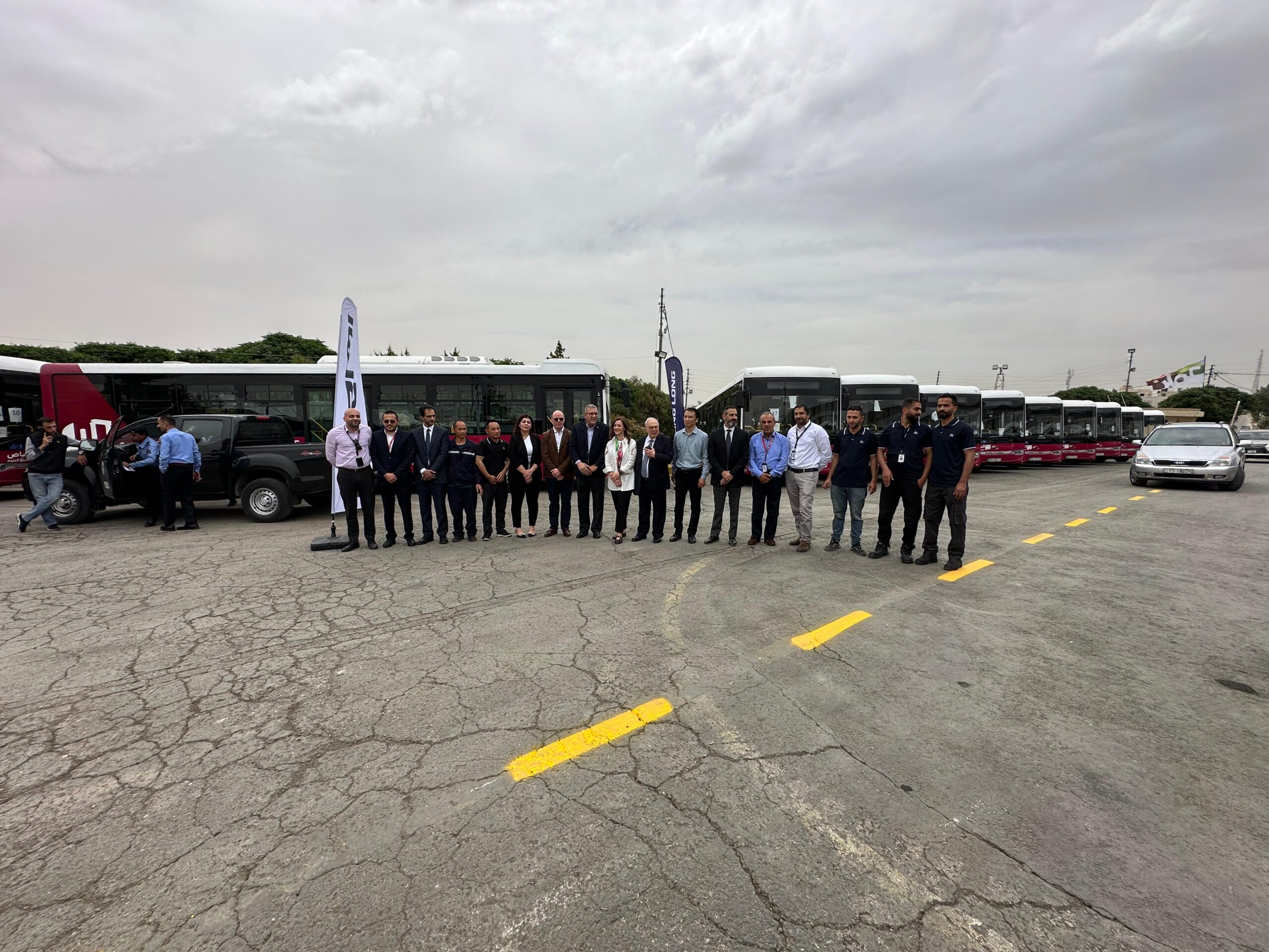 بالصور.. أسطول نقل جديد لأمانة عمان من المركزية للتجارة والمركبات
