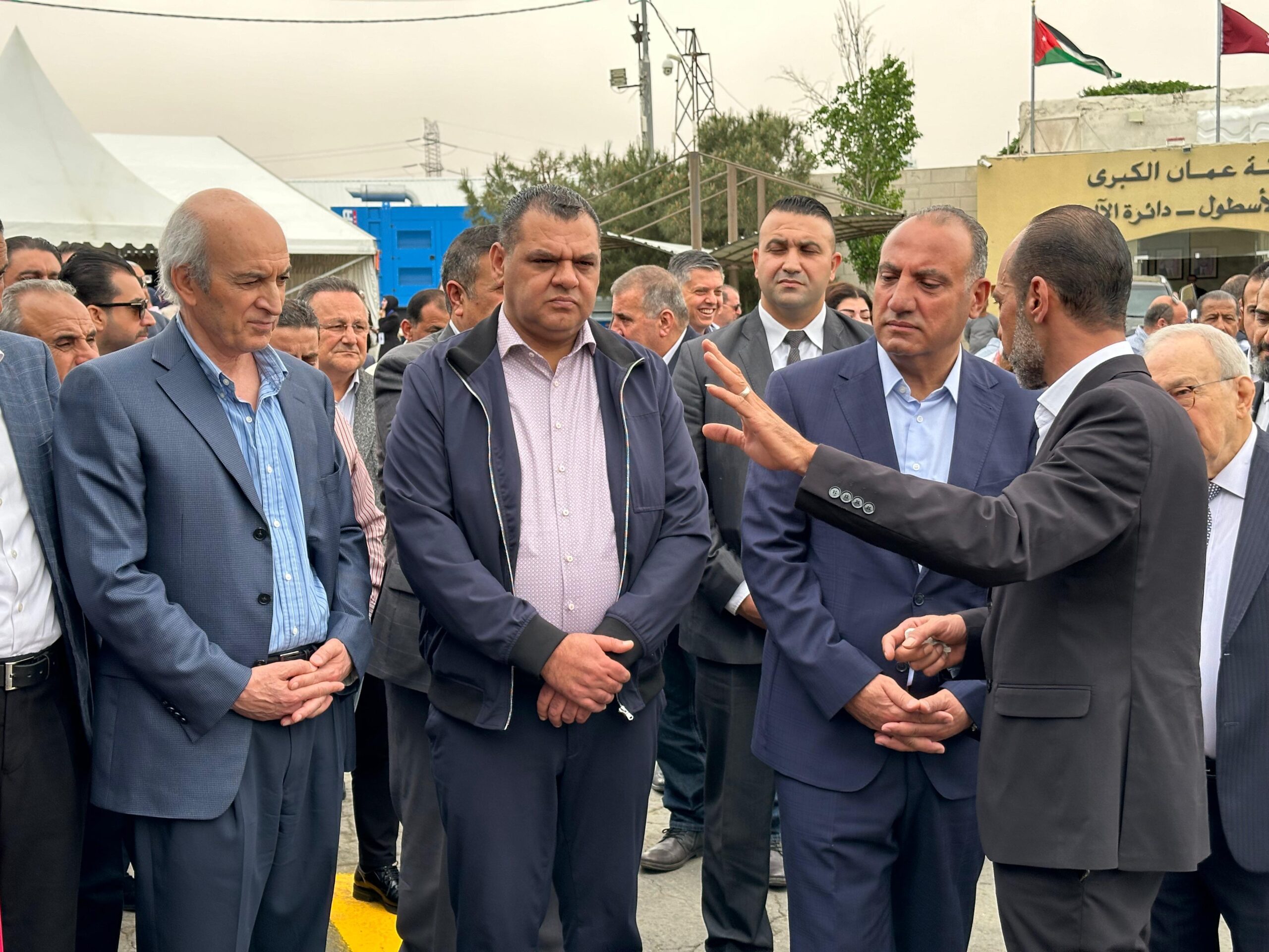 بالصور.. أسطول نقل جديد لأمانة عمان من المركزية للتجارة والمركبات