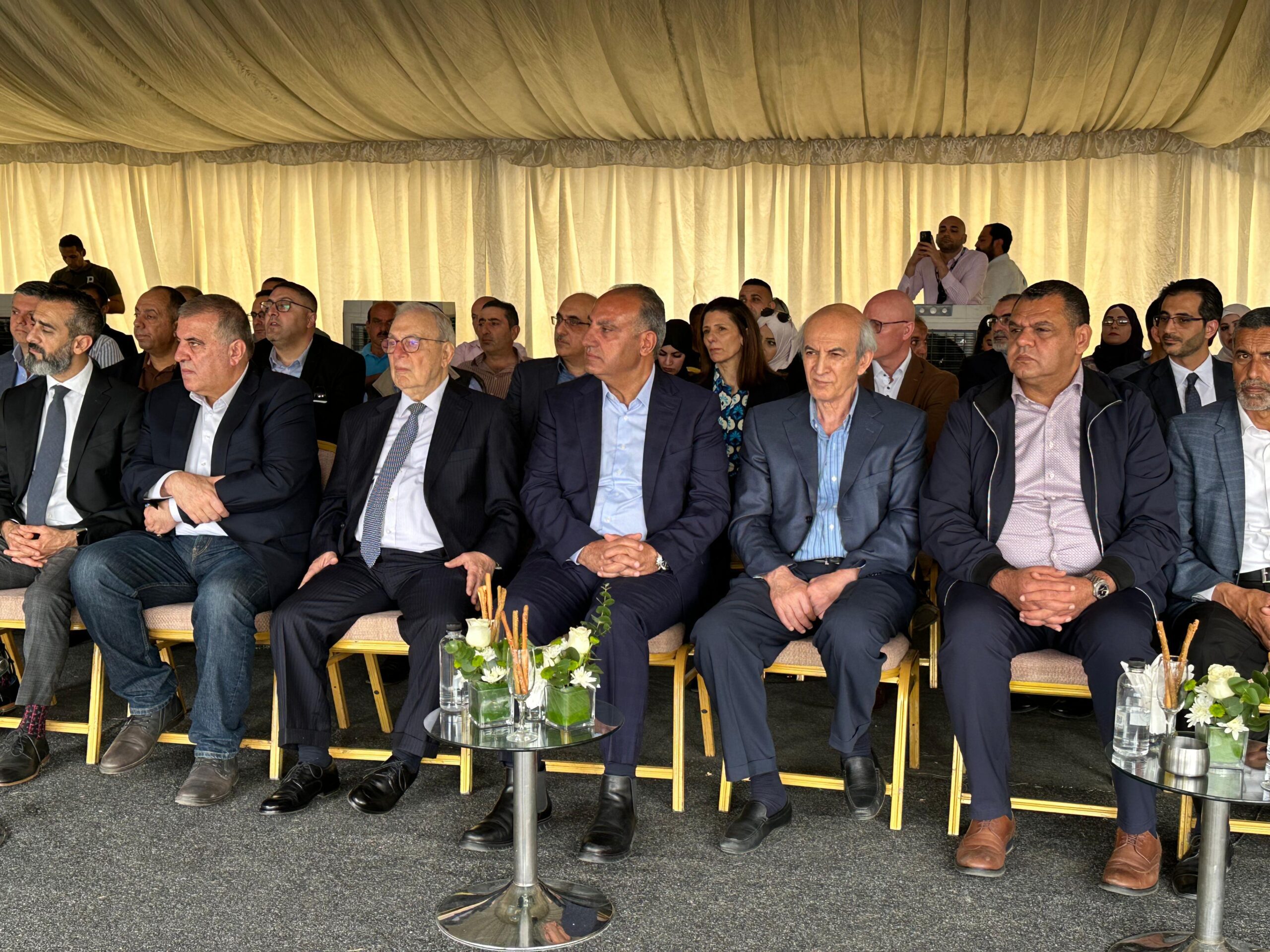 بالصور.. أسطول نقل جديد لأمانة عمان من المركزية للتجارة والمركبات