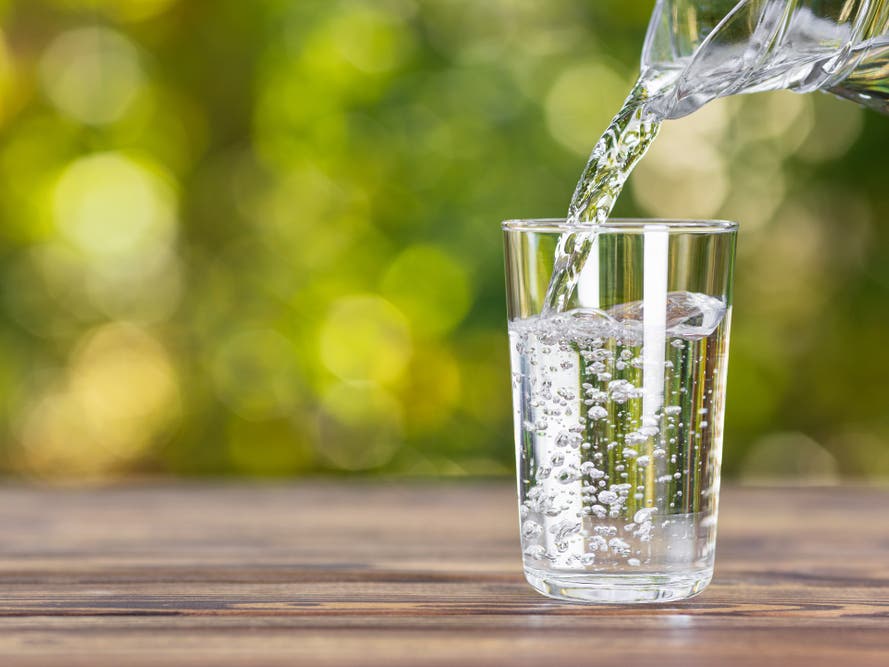 صورة حول : كَم يحتاج جسمك مِن الماء بَعد ساعات الصوم؟ كَم يحتاج جسمك مِن الماء بَعد ساعات الصوم؟