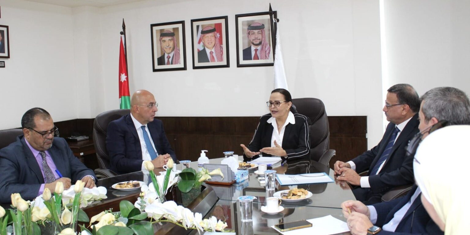 ما هي القيمة المضافة ليرأس مجلس استثمار أموال الضمان صاحب معرض سيارات مقيم خارج الأردن