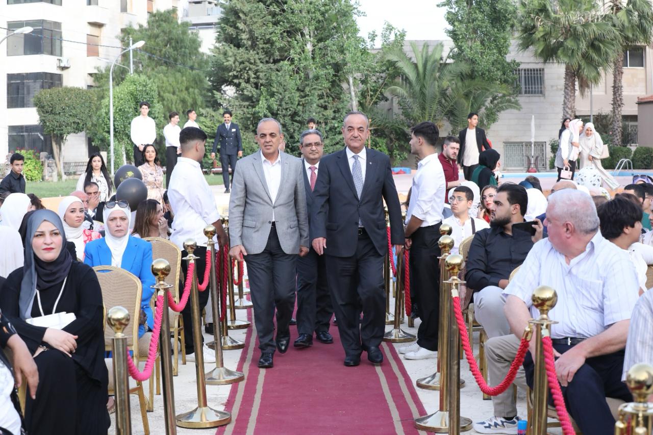 الهندي يرعى حفل تخريج الفوج التاسع عشر من المدرسة الأردنية الفندقية