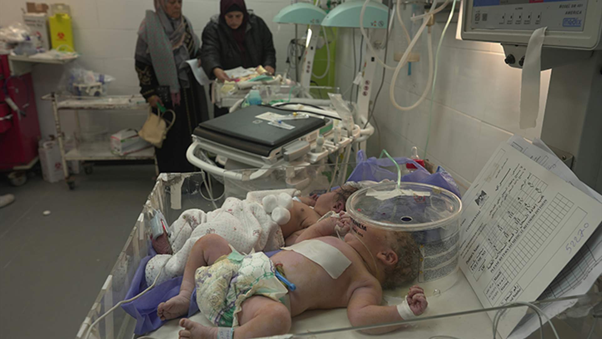 صورة حول : حزن يخيم على مستشفى الولادة الرئيسي في رفح مع توقف استقبال الحالات حزن يخيم على مستشفى الولادة الرئيسي في رفح مع توقف استقبال الحالات