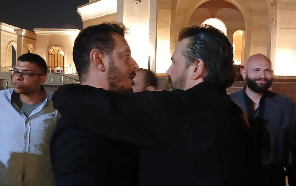 صورة حول : وفاة والدة الفنان كريم عبد العزيز وقرار غريب مِن والده وفاة والدة الفنان كريم عبد العزيز وقرار غريب مِن والده