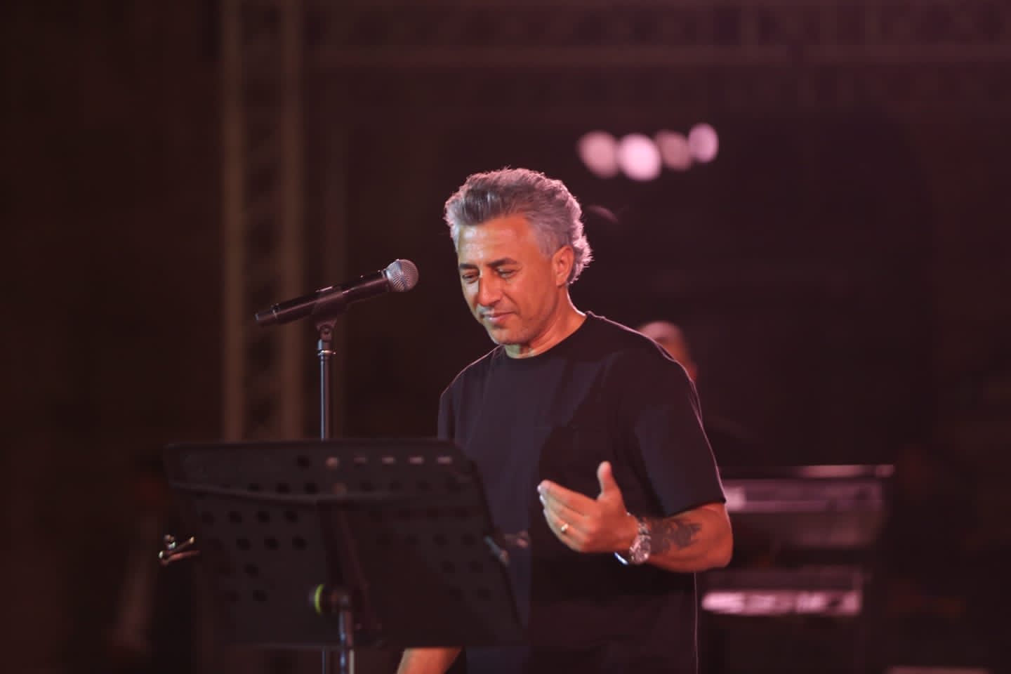 العبداللات يبدع في ليلة فنية خيرية لدعم مرضى السرطان من أطفال الأردن وغزة.