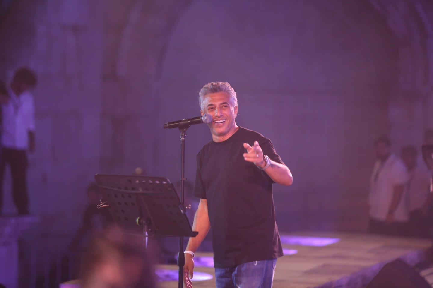 العبداللات يبدع في ليلة فنية خيرية لدعم مرضى السرطان من أطفال الأردن وغزة.