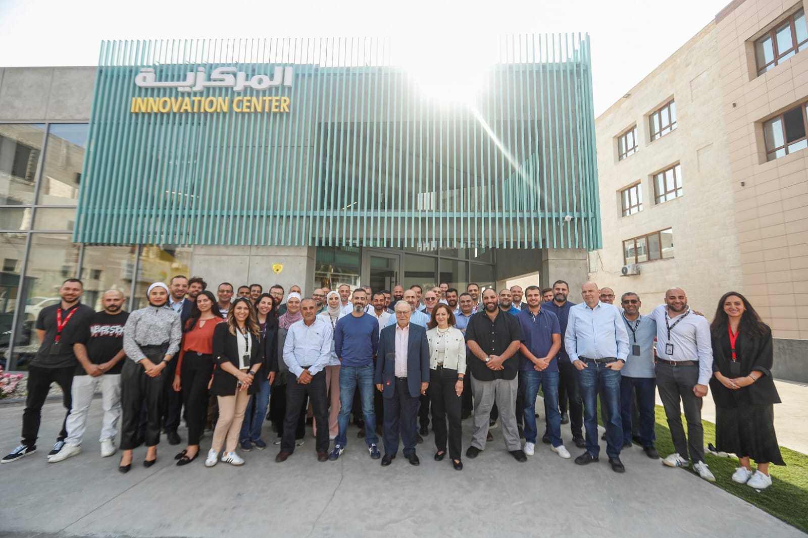 "المركزية للتجارة والمركبات" تُحقق إنجازًا آخرًا مهمًا في تشكيل مستقبل النقل بإطلاقها مركزًا مخصصًا للابتكار