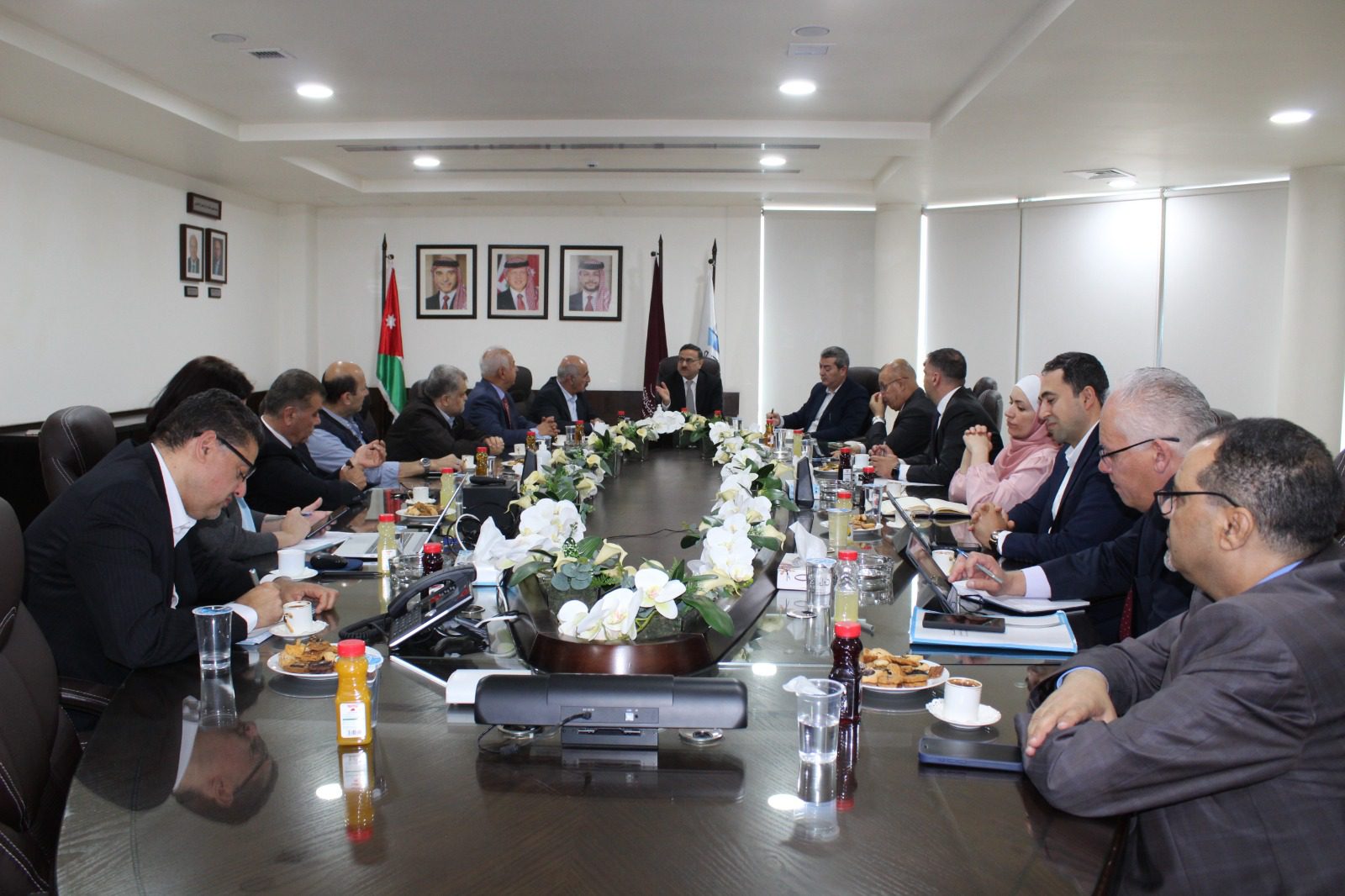 صندوق استثمار أموال الضمان يلتقي نادي خريجي جامعة اليرموك