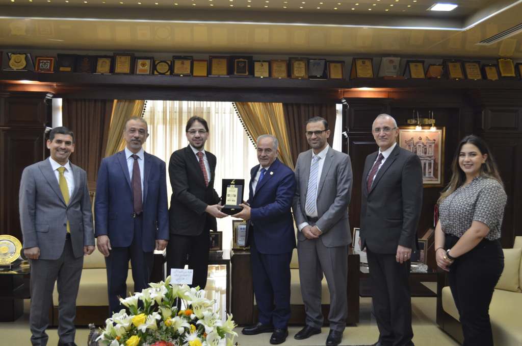 صورة حول : رئيس جامعة عمان الأهلية يستقبل وفدا من معهد(IEEE) في الأردن رئيس جامعة عمان الأهلية يستقبل وفدا من معهد(IEEE) في الأردن