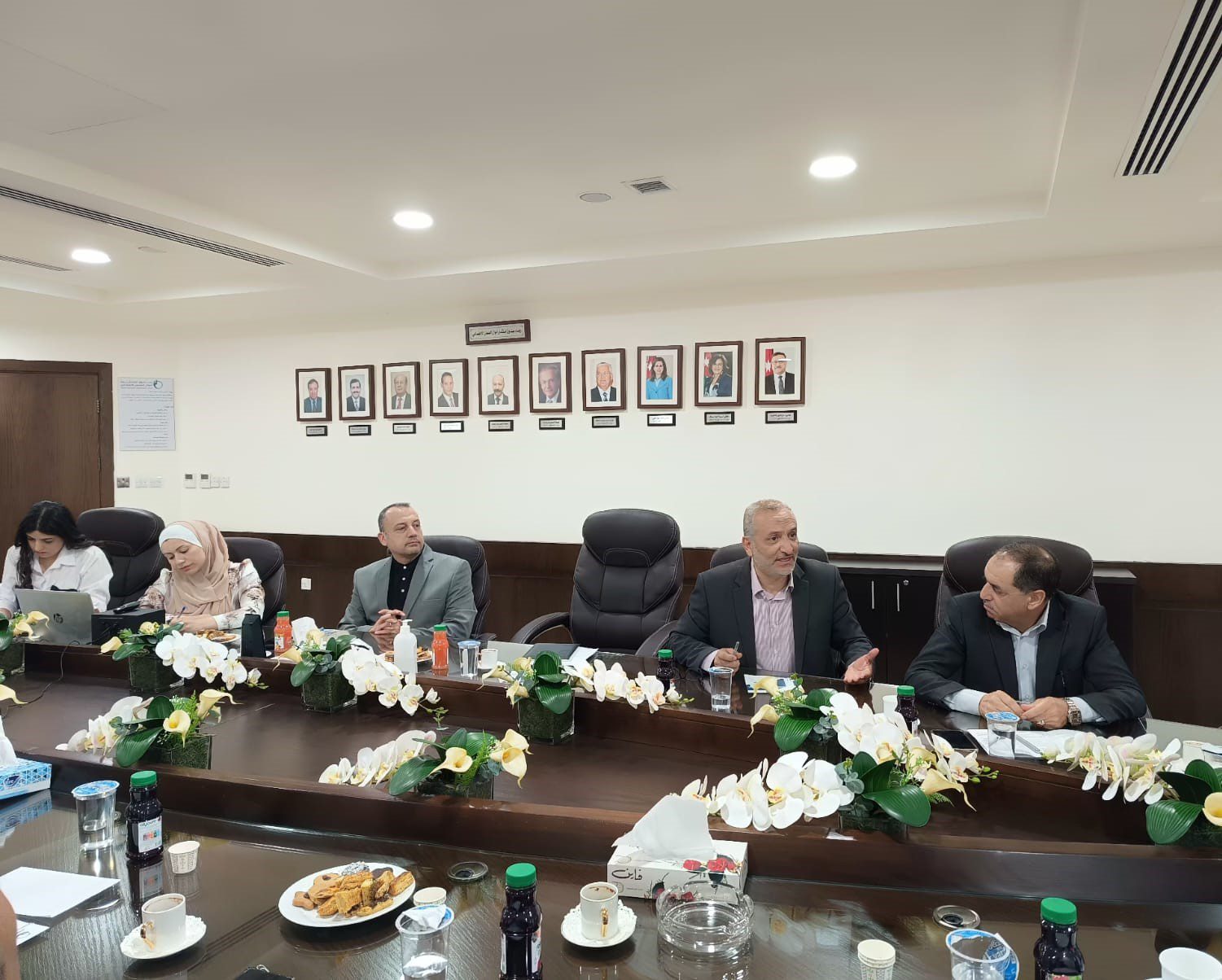 صندوق استثمار اموال الضمان الاجتماعي يلتقي مع وفد من ملتقى النخبة