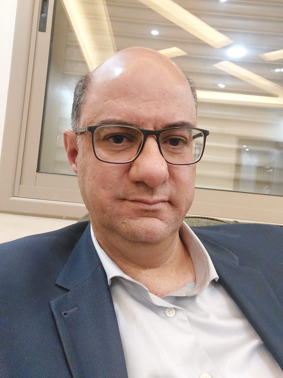 كشفا للحالمين وأصحاب الدموع المنهمرة في حب الوطن...