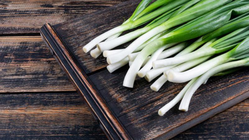 صورة حول : ما هي أضرار البصل الأخضر؟ ما هي أضرار البصل الأخضر؟