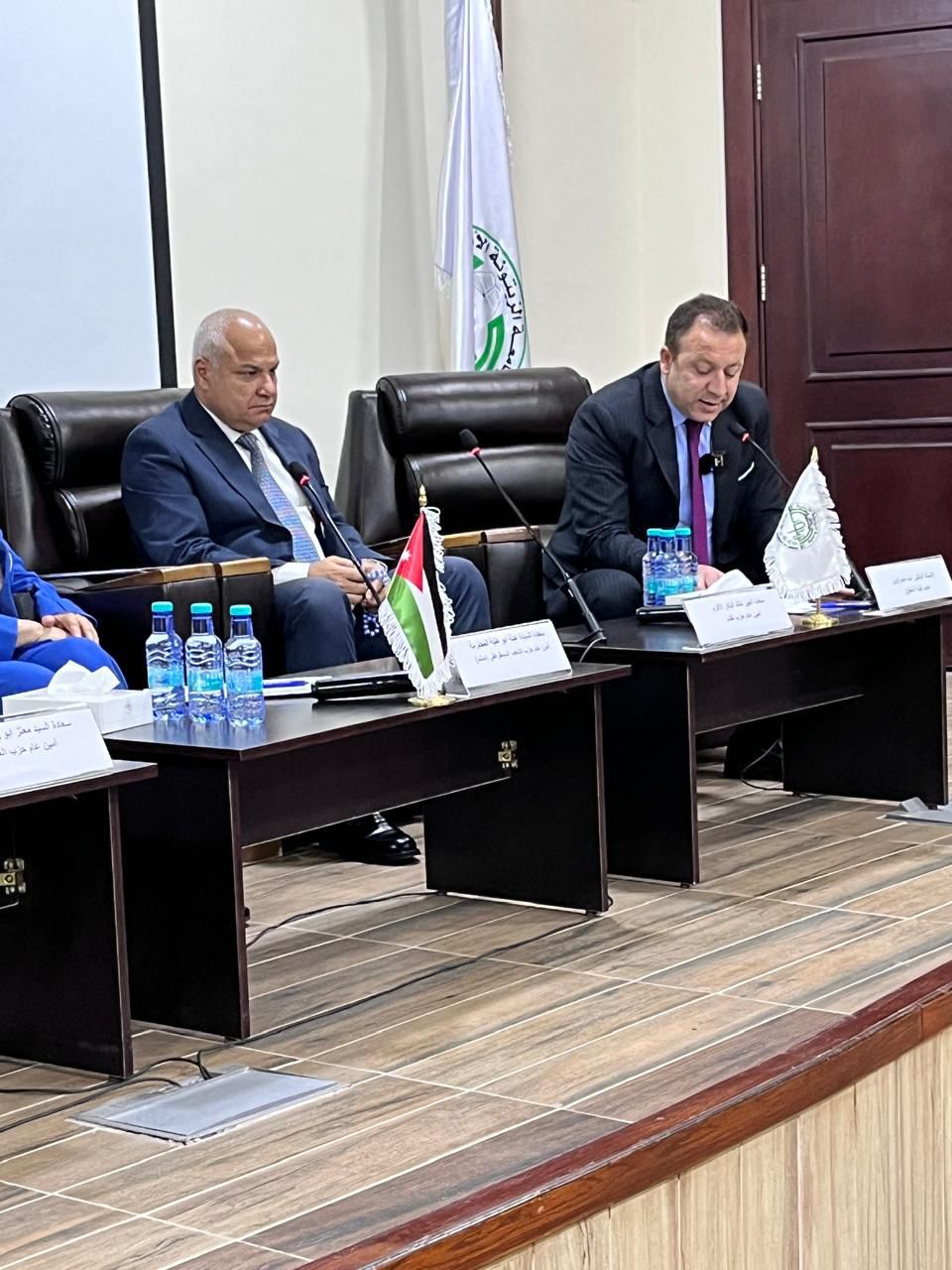 صورة حول : حزب إرادة يشارك في المناظرة السياسية للأحزاب في جامعة الزيتونة. فيديو وصور حزب إرادة يشارك في المناظرة السياسية للأحزاب في جامعة الزيتونة. فيديو وصور