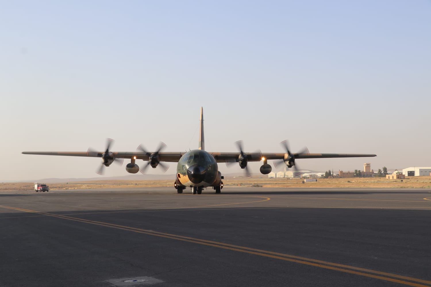 القوات المسلحة الأردنية تنفذ 3 إنزالات جوية لمساعدات على جنوب غزة بمشاركة دولية