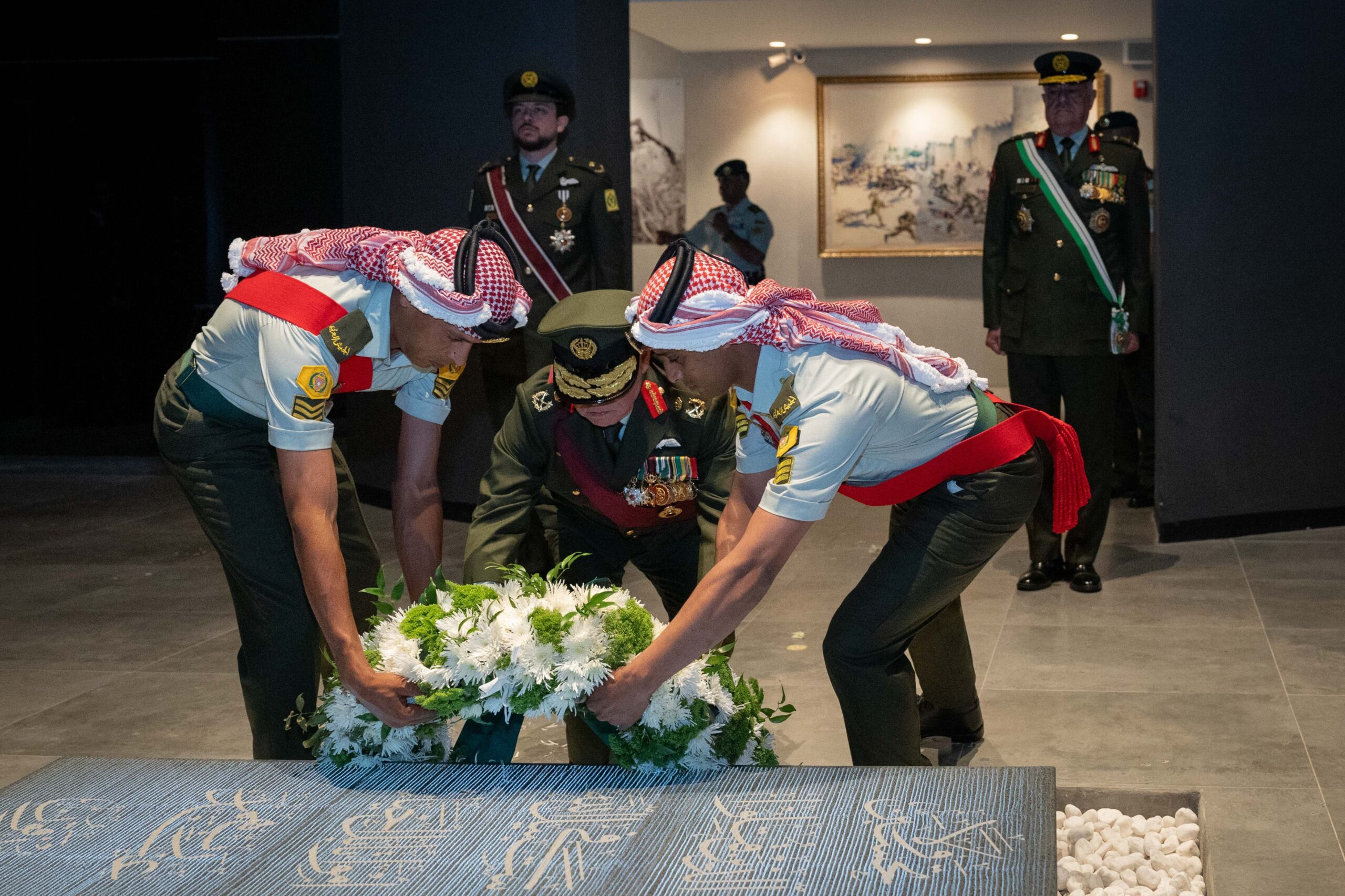 عاجل .. الملك وسمو ولي العهد يزوران صرح الشهيد.. صور