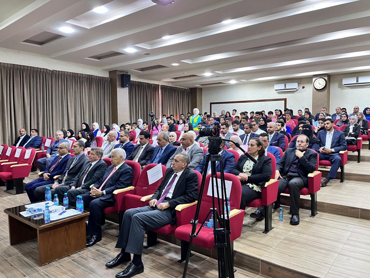 حزب إرادة يشارك في المناظرة السياسية للأحزاب في جامعة الزيتونة. فيديو وصور