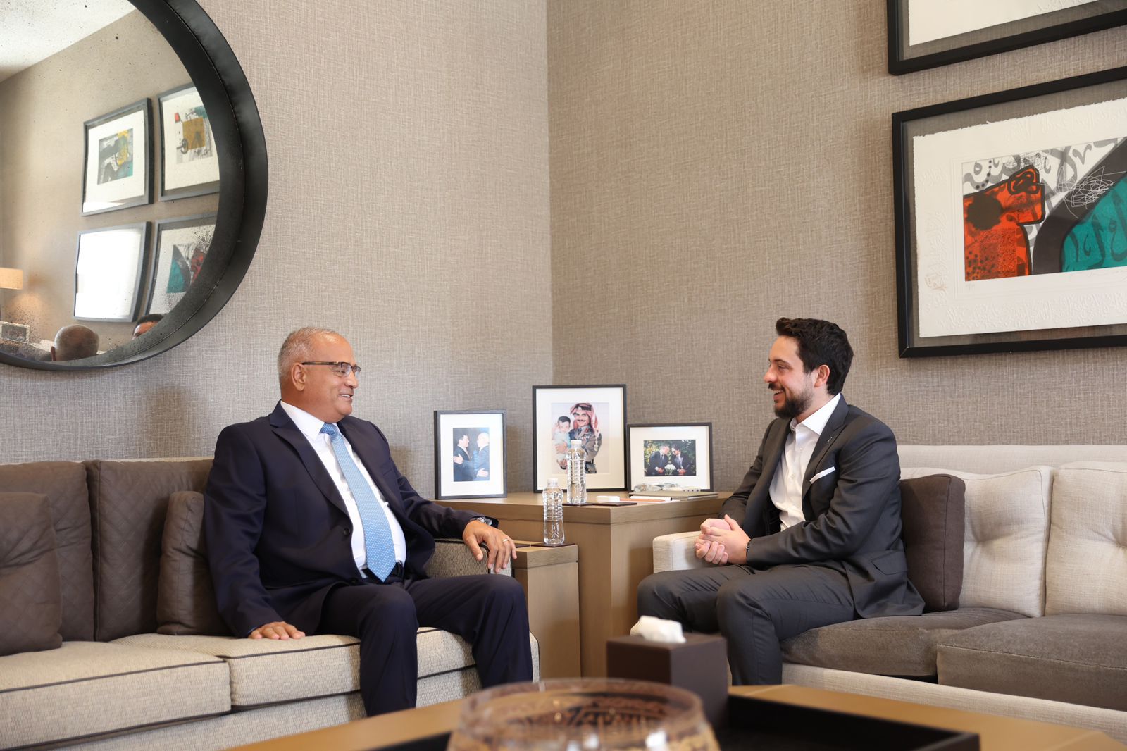 ولي العهد يلتقي المحيسن نائب رئيس هيئة النزاهة السابق