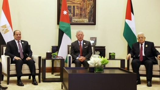 صورة حول : الملك والرئيسان المصري والفلسطيني يعقدون اجتماعا تنسيقيا الملك والرئيسان المصري والفلسطيني يعقدون اجتماعا تنسيقيا