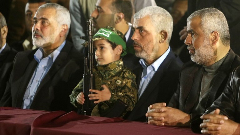 3 أشخاص محتملين لحمل راية القيادة من بعد اسماعيل هنية