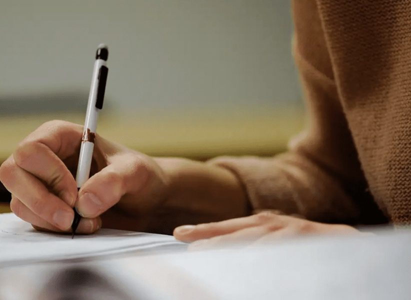 ادعاءات بتسريب أسئلة العلوم الحياتية والاجرائم الإلكترونية تتابع والوزارة تنفي