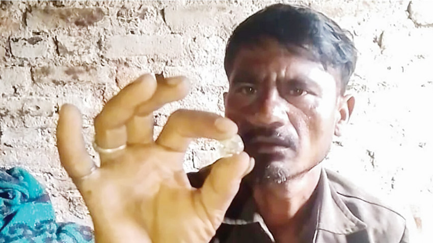 عامل هندي يغير حياته بعد العثور على ماسة بقيمة 100 ألف دولار