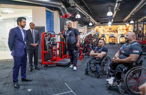 نائب الملك يجتمع بالبعثتين الأولمبية والبارالمبية المشاركين في باريس