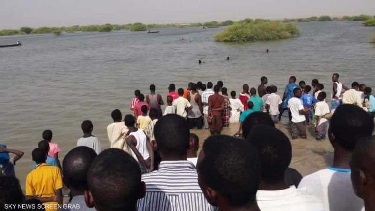 صورة حول : غرق 25 شخصًا في نهر النيل أثناء محاولة هروب غرق 25 شخصًا في نهر النيل أثناء محاولة هروب