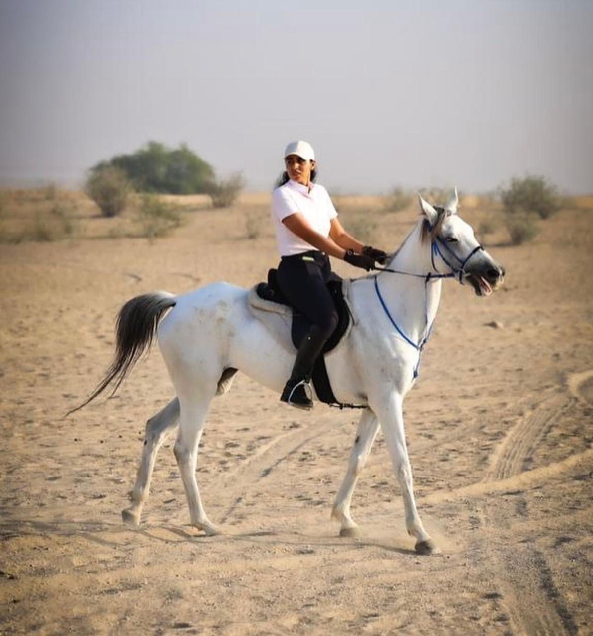 نور البنت الكبرى لرجل الأعمال زايد البداد تتألق في حفل خطوبتها