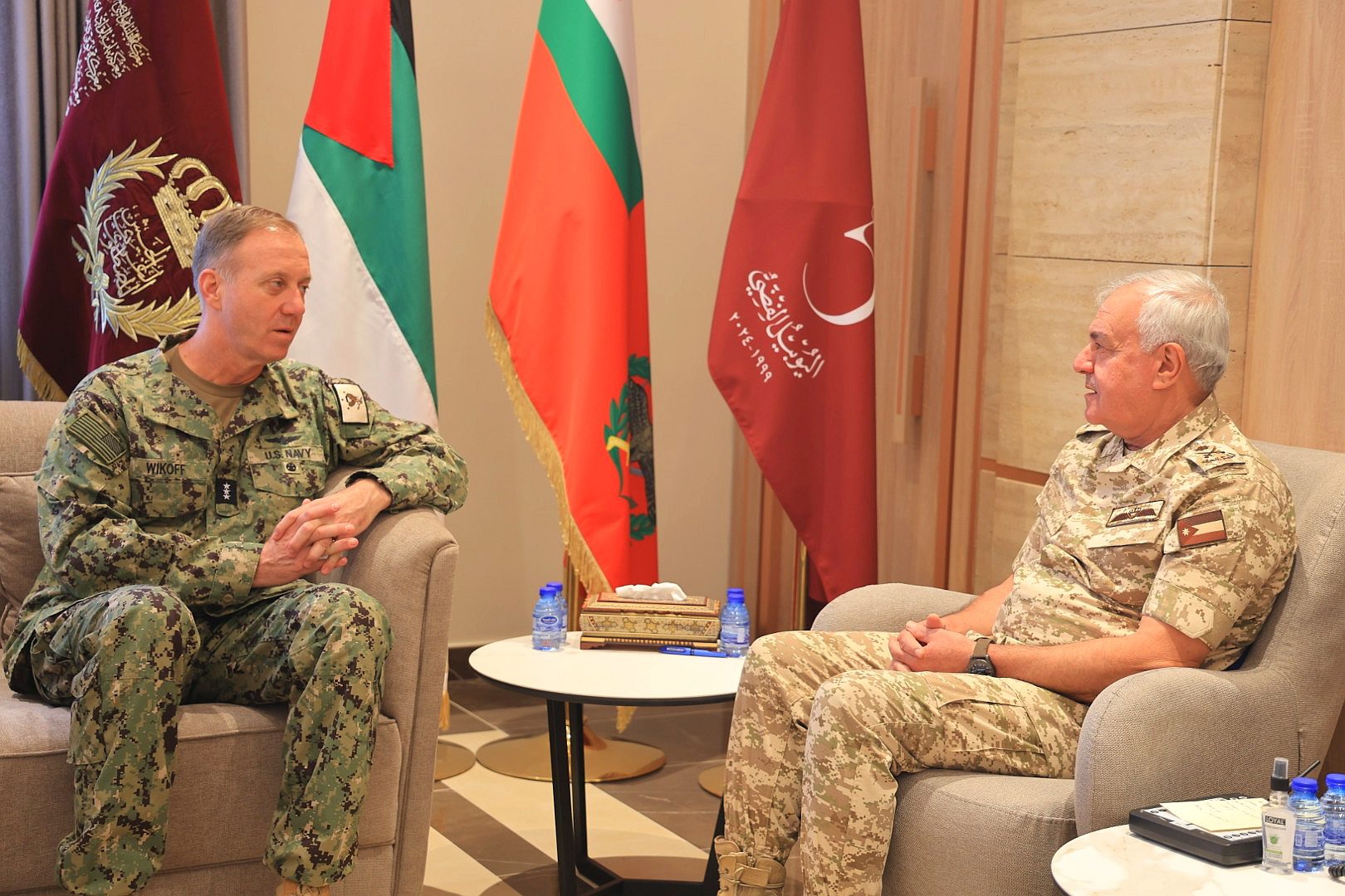 صورة حول : رئيس هيئة الأركان المشتركة يستقبل قائد الأسطول الخامس الأمريكي رئيس هيئة الأركان المشتركة يستقبل قائد الأسطول الخامس الأمريكي