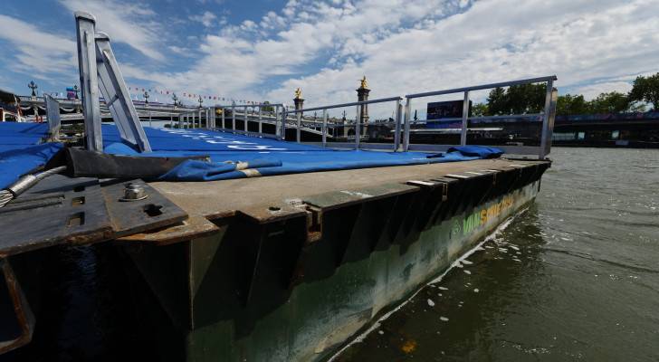 شكاوى من أولمبياد باريس تشمل طعم القهوة وتلوث نهر السين