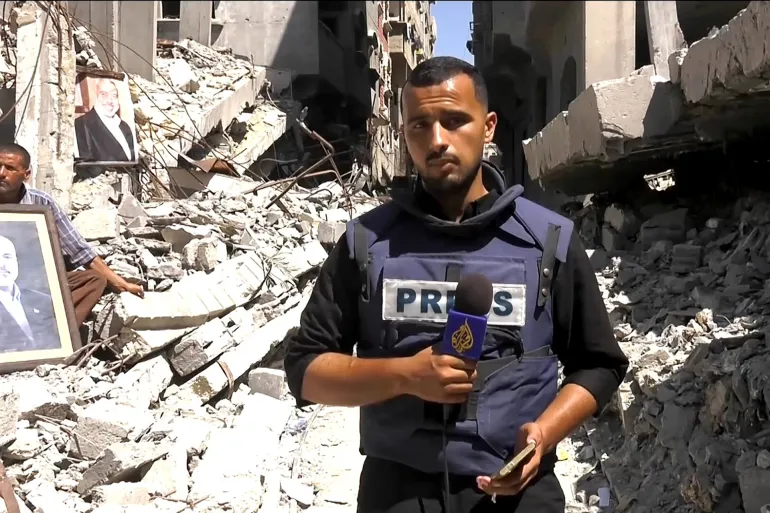 عاجل …استشهاد مراسل ومصورالجزيرة في غارة إسرائيلية على غزة