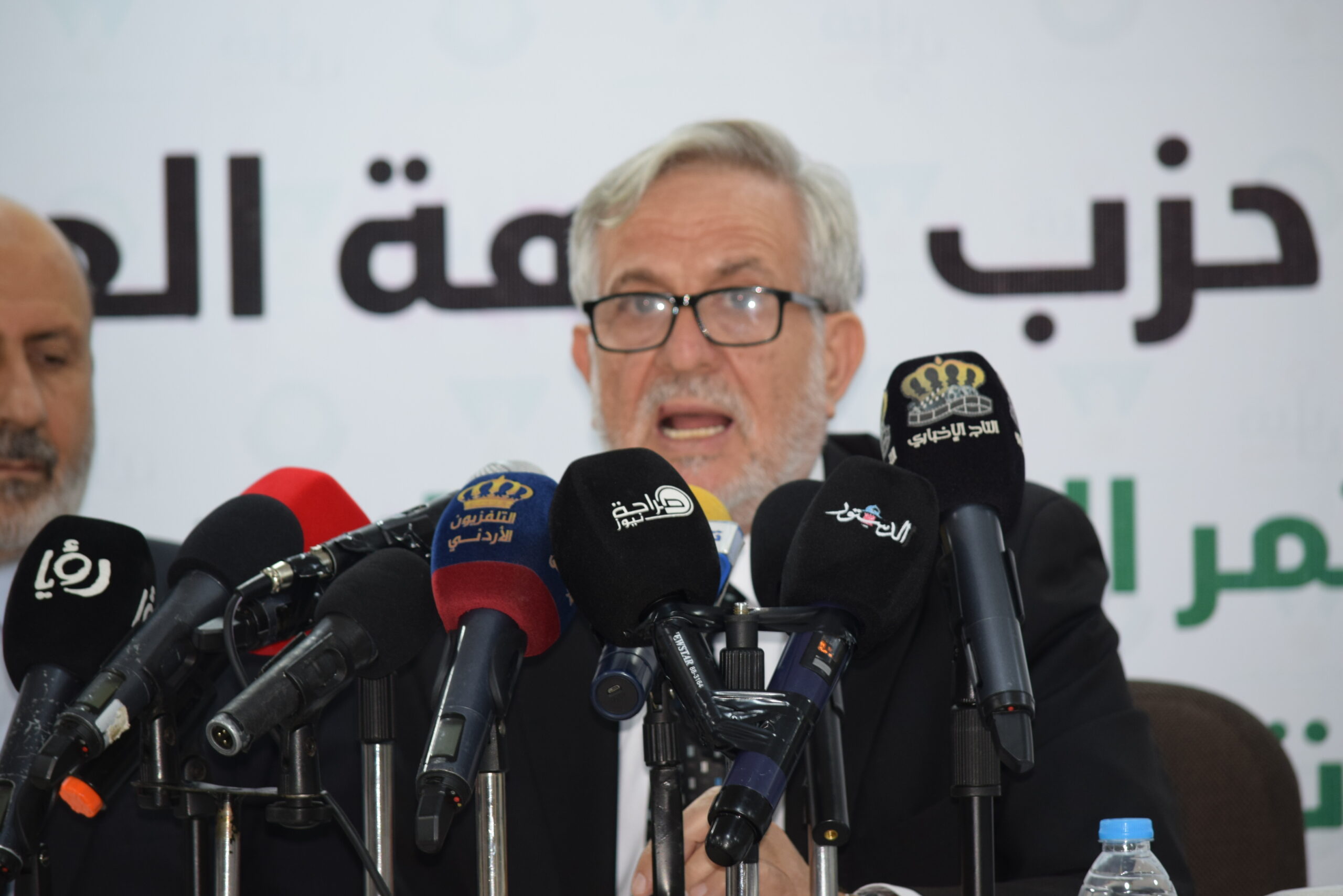 صورة حول : جبهة العمل الإسلامي تعلن قائمتها للانتخابات 2024 برئاسة أحمد القطاونة جبهة العمل الإسلامي تعلن قائمتها للانتخابات 2024 برئاسة أحمد القطاونة