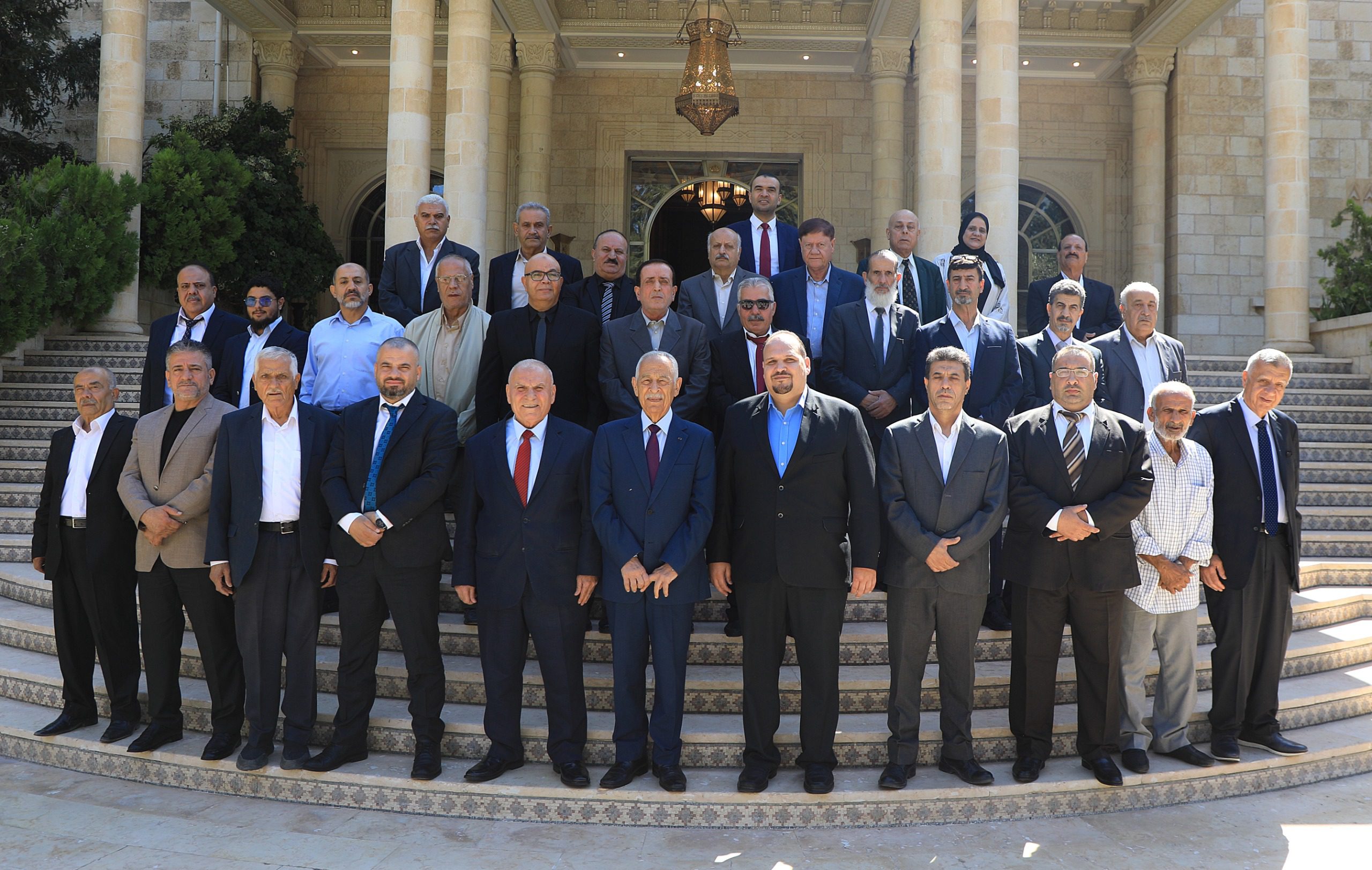 رئيس الديوان الملكي يلتقي وفدين من أبناء بيت محسير والفلاحين بالرمثا