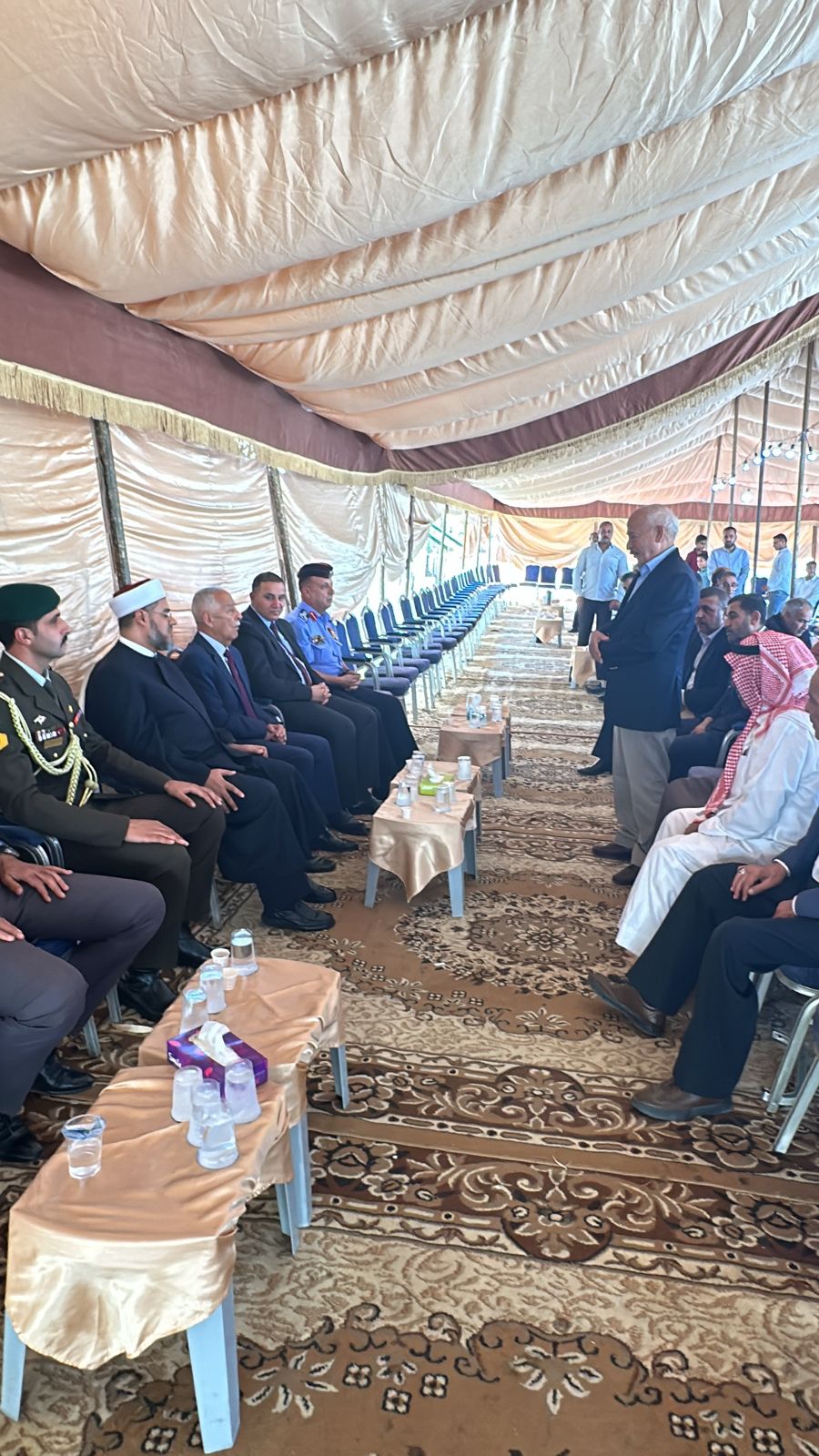 مندوبا عن الملك وولي العهد.. العيسوي يعزي قبيلة العدوان