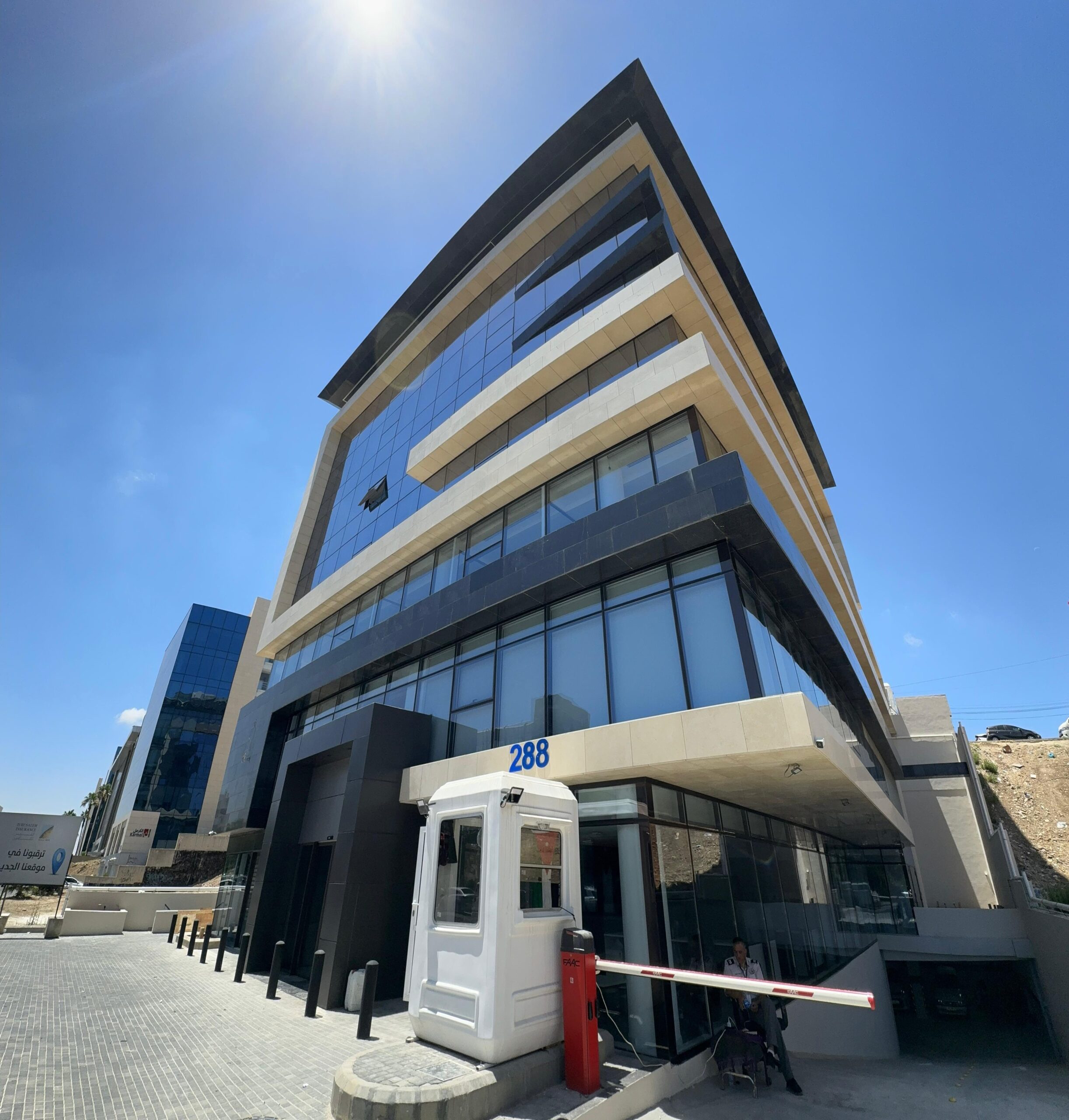 صورة حول : القدس للتأمين تباشر أعمالها من مقرها الجديد في العاصمة عمّان القدس للتأمين تباشر أعمالها من مقرها الجديد في العاصمة عمّان